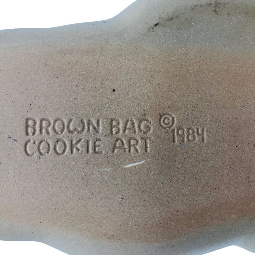 Vtg 80s Brown Bag Cookie Art Cat With Flowers Bouquet Shortbread Mold Ornament - Picture 3 of 6